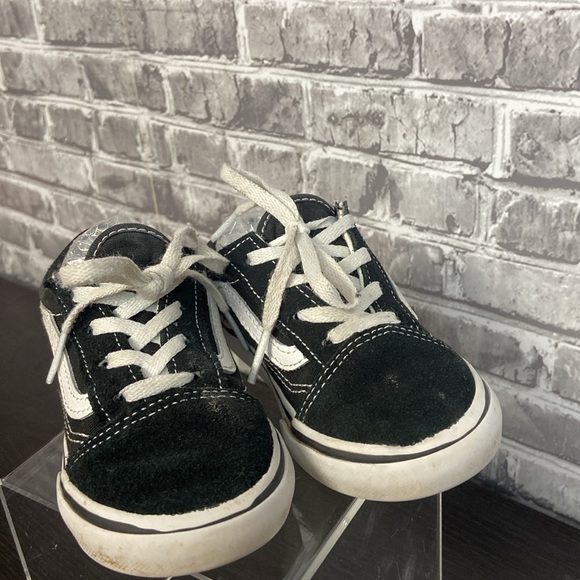 Vans - Picture 2 of 7